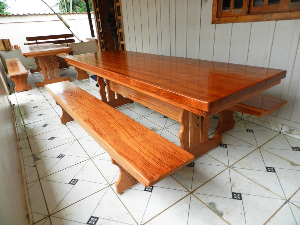 Conjunto Mesa Rústica Churrasco (320cm x 90cm) com 10 Cadeiras Coloniais  Rústicas de Madeira Maciça de Angelim - Pés Formato Taça - Acabamento  Verniz