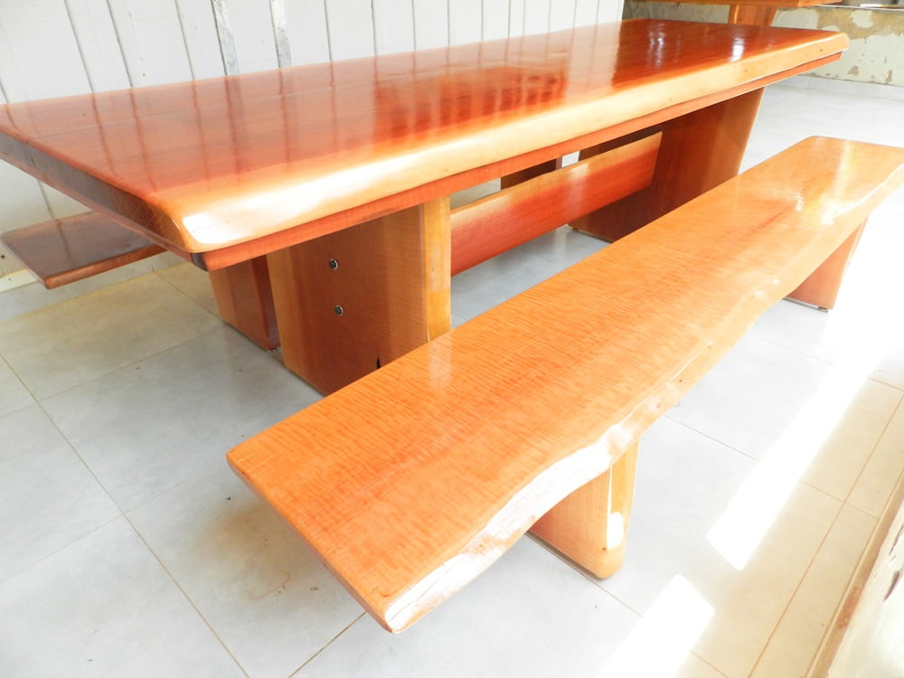 Conjunto Mesa Rústica Madeira Maciça Maçaranduba Tampão(240cm x 85cm x 6cm)Pés Quadrados com 2 bancos tampão (2,40mts x 35cm x 4cm) 100% orgânica - Acabamento Verniz AutoBrilho – 08 a 10  lugares