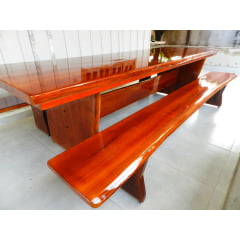 Conjunto Mesa Rústica (200cm x 85cm x 5,5cm) com bordas orgânicas e 2 Bancos Rústicos (200cm X 36cm X 4,0cm) de Madeira 100% Maciça - Pés Taça - Acabamento Embuia – 6 lugares