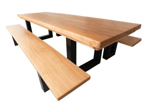 Conjunto Mesa Rústica Madeira Maciça de Jequitibá Tampão(300cm x 86cm x 6cm) com 2 Bancos Rústicos Tampão(300cm X 36 X 4cm) com Pés de Ferro Metalom 100mm x 100mm Acabamento Fosco