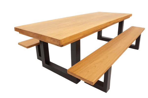 Conjunto Mesa Rústica Madeira Maciça de Jequitibá Tampão(300cm x 86cm x 6cm) com 2 Bancos Rústicos Tampão(300cm X 36 X 4cm) com Pés de Ferro Metalom 100mm x 100mm Acabamento Fosco