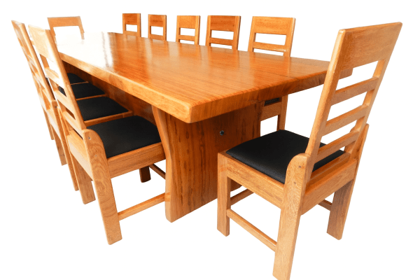 Conjunto de Mesa em Madeira Maciça Angelim tampão(300cm x 85 a 90cm x 5,5cm) com 10 Cadeiras Coloniais Rústicas Angelim Estofadas no Assento - Pés Formato Taça - Acabamento Verniz Auto Brilho – 10 lugares