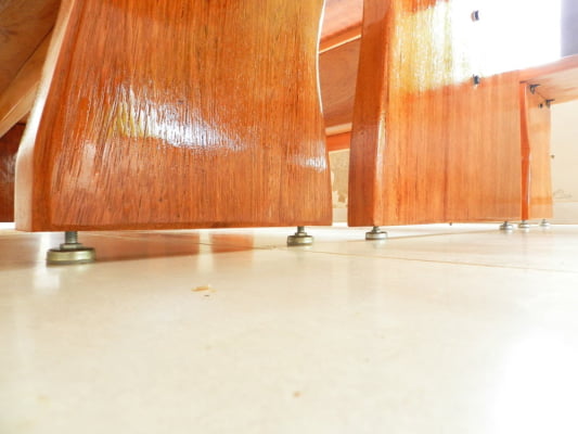 Conjunto Mesa Rústica (250cm x 85cm x 6,0cm) com 2 Bancos Rústicos (250cm X 36cm x 4cm) de Madeira Maciça de Angelim – Pés Taça - Acabamento Verniz Auto-Brilho - 8 a 10 Lugares