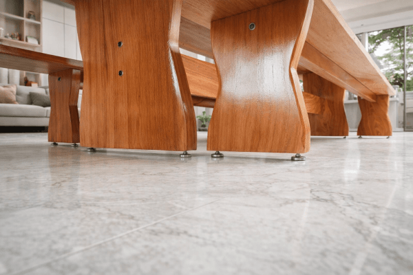 Conjunto Mesa Rústica Churrasco (300cm x 86cm x 5,5cm) com 2 Bancos Rústicos (300cm X 35cm x 4cm ) de Madeira Maciça de Angelim – 10 lugares