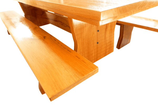 Conjunto Mesa Rústica Churrasco (300cm x 86cm x 6,5cm) com 2 Bancos Rústicos (300cm X 35cm x 5cm ) de Madeira Maciça de Angelim – 10 lugares