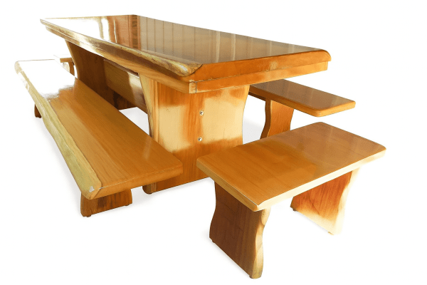 Conjunto Mesa Rústica Tampão(250cm x 90cm 5,5cm) com 2 Bancos Laterais(250cm X 38cm x 4cm) e 2 Bancos Cabeceira (80cm x 38cm x 4cm) Pés Taça - Acabamento Verniz PU Auto Brilho - Madeira Maciça de Garapeira – 10 lugares