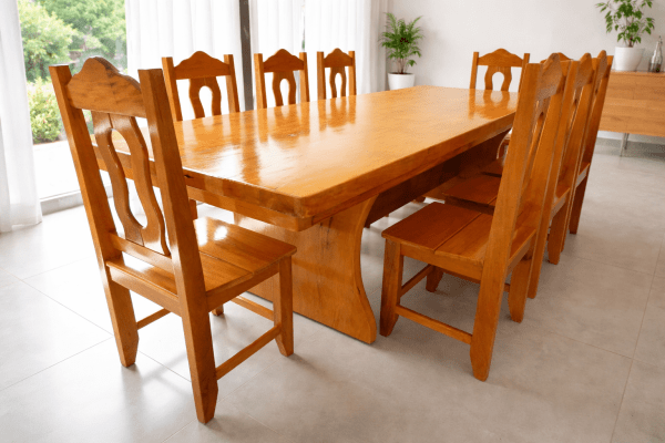 Conjunto Mesa Rústica Tampão(280cm x 86cm x 6cm) com 8 Cadeiras Rústicas Coloniais, tudo em Madeira Maciça de Garapeira – Pés Formato Taça - Acabamento Verniz PU Automotivo Incolor Auto brilho - 08 lugares