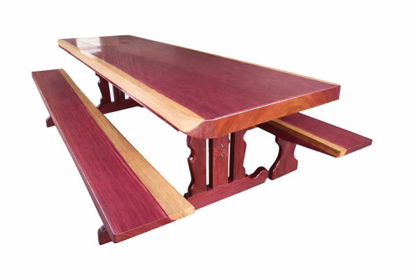 Conjunto Mesa Rústica (250cm x 87cm x 6cm) Pés Formato Torre, com 2 Bancos Rústicos (250cm X 36cm x 4cm) de Madeira Maciça de Roxão – 08 lugares