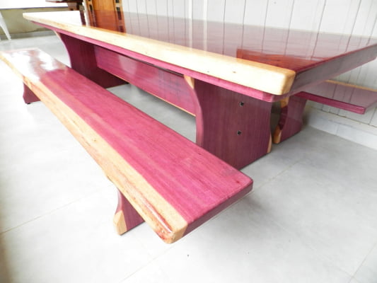 Conjunto Mesa Rústica Tampão(350cm x 88cm x 6,0cm) com 2 Bancos Laterais Tampão(350cm x 36cm x 4cm)  Pés Formato Taça - Acabamento Verniz Auto-Brilho - 12 lugares