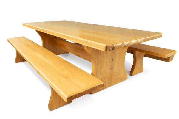 Conjunto Mesa Rústica Tampão (250cm x 90cm x 5cm) com 2 Bancos Rústicos Tampão (250cm X 36cm X 4cm) Pés formato Taça Madeira Maciça Tauari – Acabamento Verniz Auto Brilho - 8 lugares