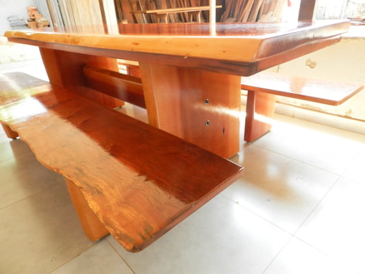 Conjunto Mesa Rústica Madeira Maciça Maçaranduba Tampão(240cm x 85cm x 6cm)Pés Quadrados com 2 bancos tampão (2,40mts x 35cm x 4cm) 100% orgânica - Acabamento Verniz AutoBrilho – 08 a 10 lugares Conjunto Mesa Rústica Madeira Maciça Maçaranduba Tampão(240cm x 85cm x 6cm)Pés Quadrados com 2 bancos tampão (2,40mts x 35cm x 4cm) 100% orgânica - Acabamento Verniz AutoBrilho – 08 a 10 lugares