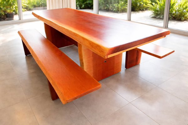 Conjunto Mesa Rústica Madeira Maciça Maçaranduba Tampão(240cm x 85cm x 6cm)Pés Quadrados com 2 bancos tampão (2,40mts x 35cm x 4cm) 100% orgânica - Acabamento Verniz AutoBrilho – 08 a 10  lugares